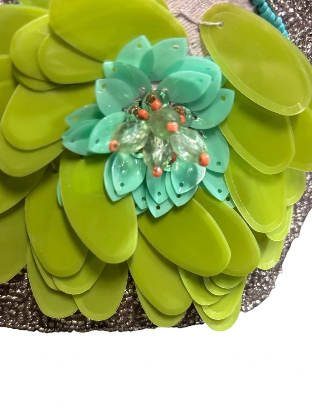 VIRAL hancrafted beaded bag